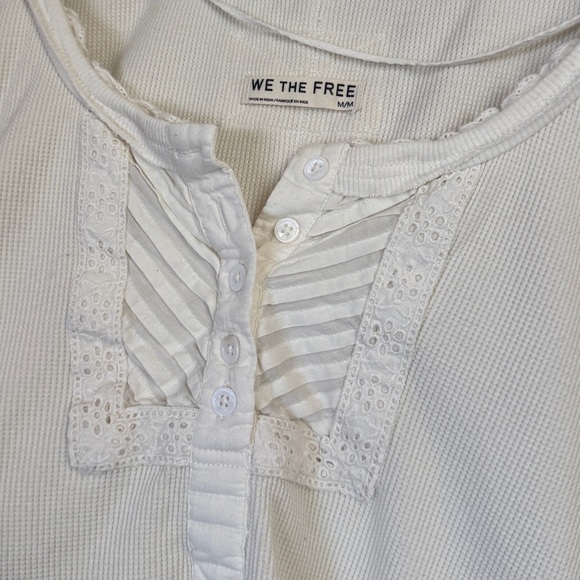 We The Free People Cream Long Sleeve Waffle Henley Top Eyelet Lace Trim Detail M - Picture 6 of 7